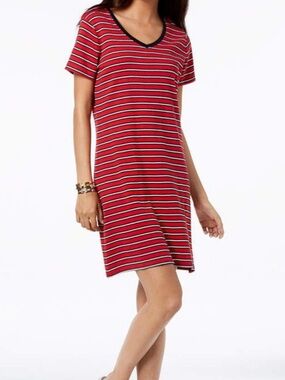 Tommy Hilfiger Cotton
V-Neck T-Shirt Dress/Size Small S/P